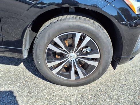 Certified 2023 Volvo XC60 B5 Core image 11