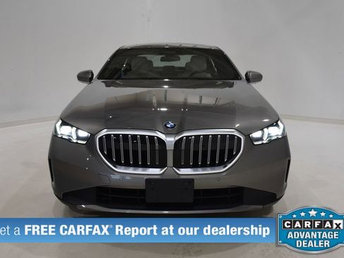 Used 2025 BMW 530i xDrive w/ Premium Package image 2