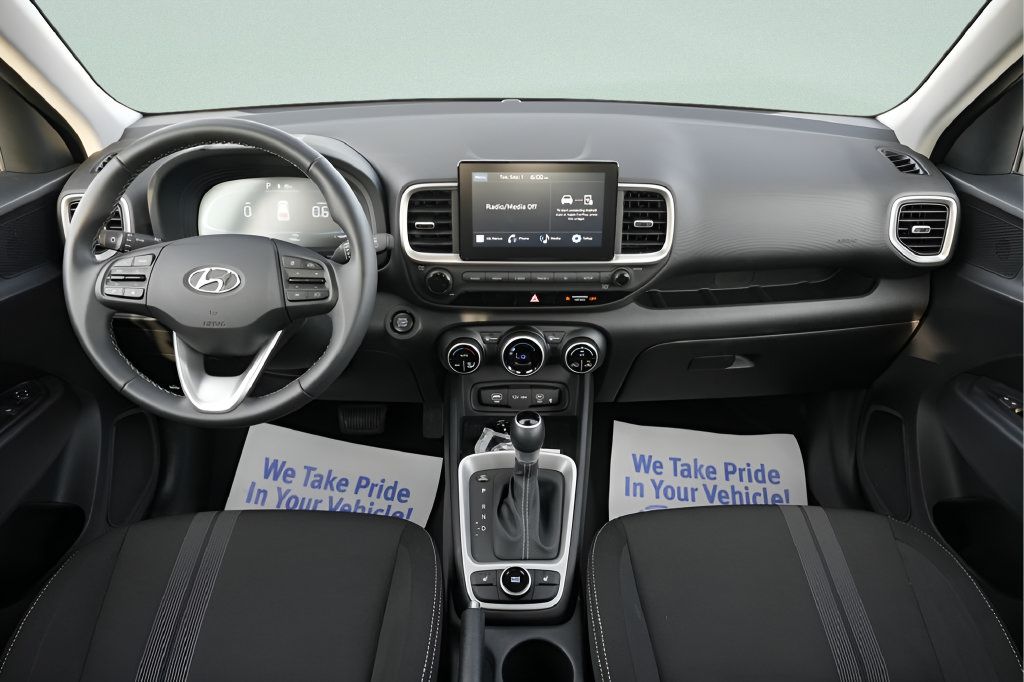 Certified 2026 Hyundai Venue SEL FWD image 16