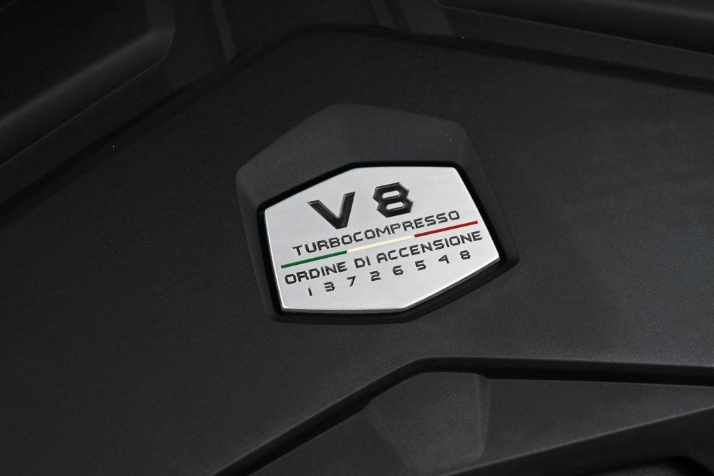 Used 2022 Lamborghini Urus AWD/4WD image 36
