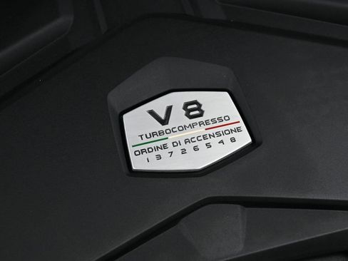 Used 2022 Lamborghini Urus AWD/4WD image 36