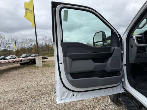 New 2026 Ford F350 XL w/ XL Chrome Package image 33
