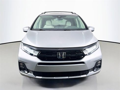 Used 2025 Honda Odyssey Touring image 2