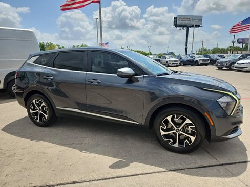 Used 2021 Kia Sorento S w/ Panoramic Sunroof Package AWD/4WD image 4