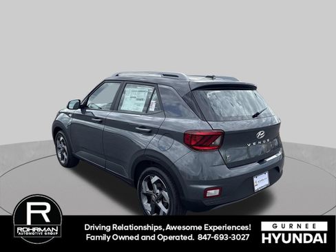 Used 2026 Hyundai Venue SEL FWD image 6