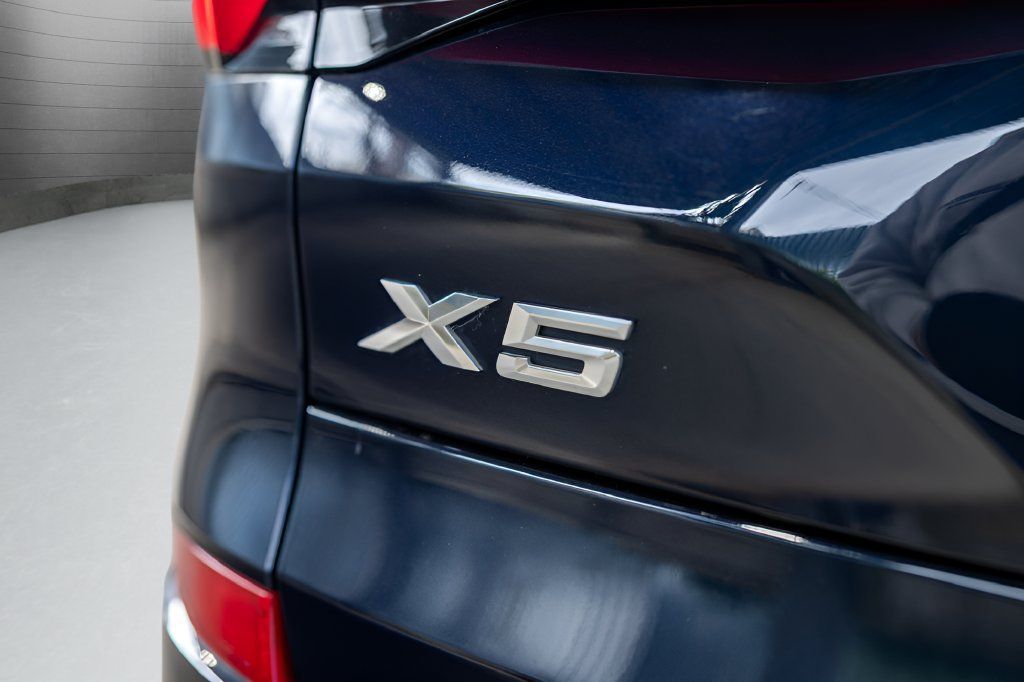 Used 2024 BMW X5 xDrive40i w/ M Sport Package AWD/4WD image 16