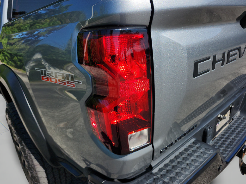 Used 2026 Chevrolet Colorado Trail Boss AWD/4WD image 15