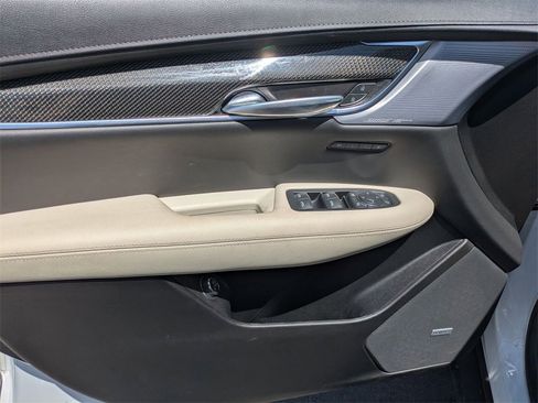 Used 2022 Cadillac XT5 Sportv w/ Technology Package image 10