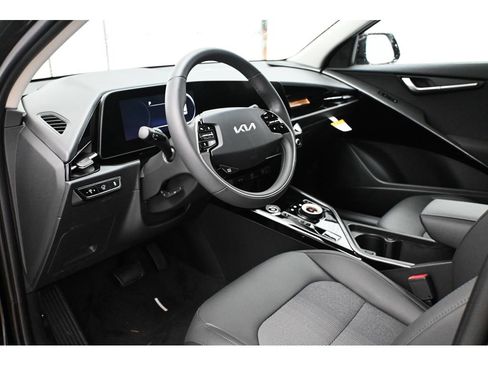 New 2026 Kia Niro Wind w/ Wind Preserve Package FWD image 17