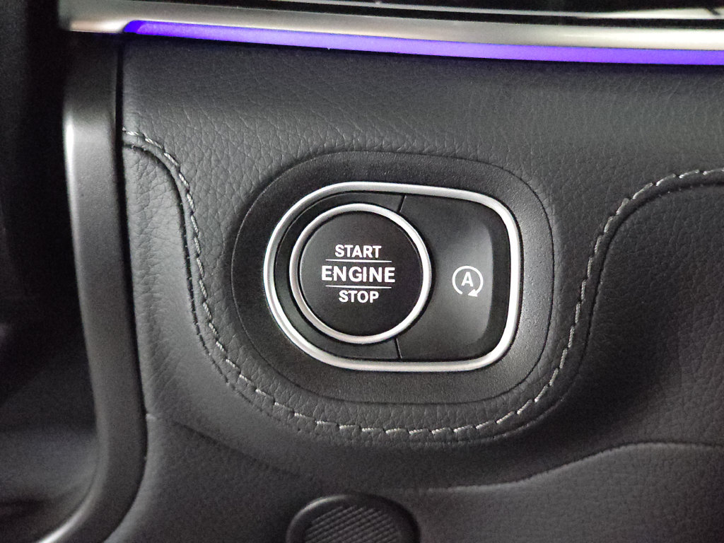 Certified 2025 Mercedes-Benz GLS 450 4MATIC image 17