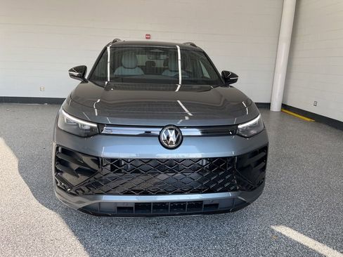 New 2026 Volkswagen Tiguan SE R-Line AWD/4WD image 9