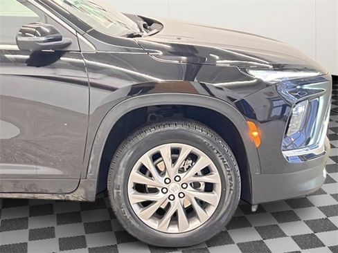 Certified 2025 Buick Enclave Preferred image 6