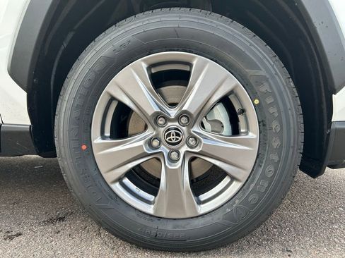 Used 2025 Toyota RAV4 XLE image 33