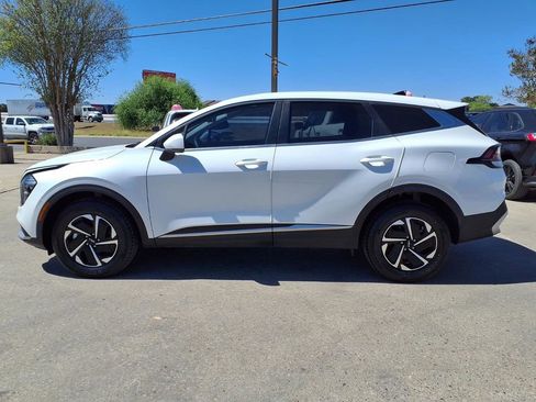 Certified 2023 Kia Sportage LX image 4