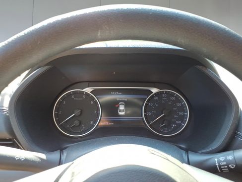 Used 2024 Nissan Sentra SV FWD image 11