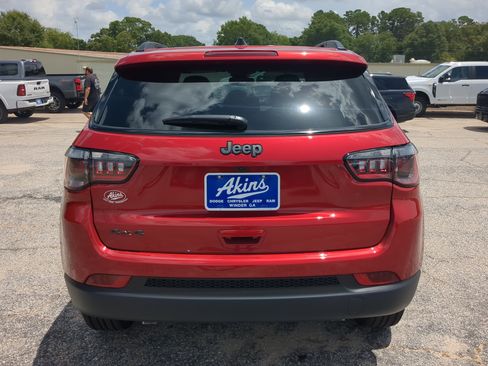 New 2026 Jeep Compass Latitude AWD/4WD image 4