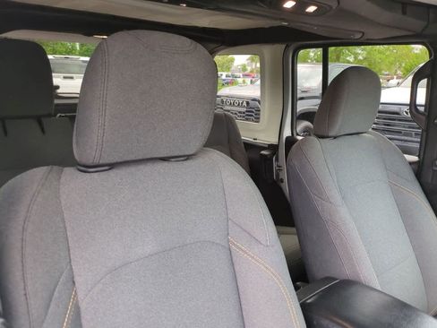 Used 2024 Jeep Wrangler Unlimited Sport AWD/4WD image 7