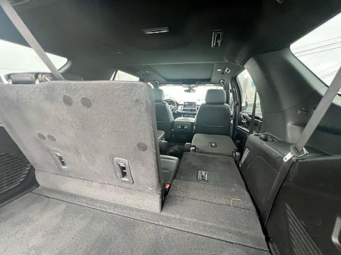 Used 2022 GMC Yukon SLT w/ SLT Premium Package image 44