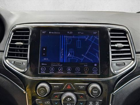 Used 2019 Jeep Grand Cherokee Limited AWD/4WD image 15