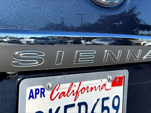 Used 2019 Toyota Sienna Limited Premium image 30