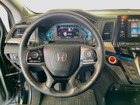 Used 2022 Honda Odyssey Touring image 11