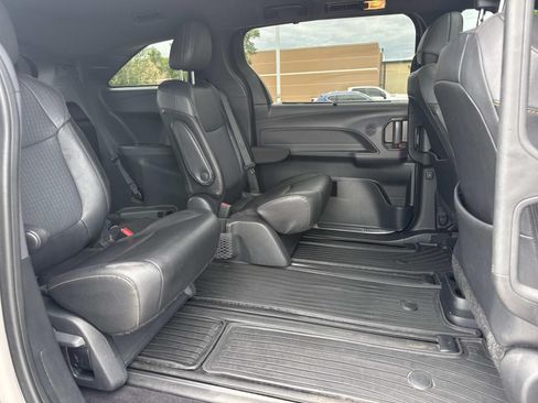 Used 2023 Toyota Sienna XLE Woodland Edition AWD/4WD image 10