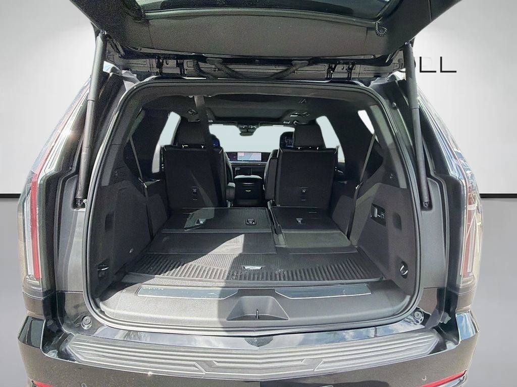 Used 2026 Cadillac Escalade Platinum Sport w/ LPO, ONYX Package AWD/4WD image 12