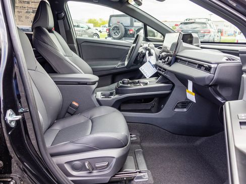 New 2026 Subaru Solterra AWD/4WD image 43