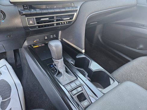 Used 2025 Toyota Camry LE image 24