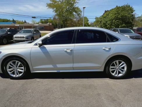 Used 2020 Volkswagen Passat 2.0T SE FWD image 5