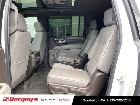 Used 2022 GMC Yukon XL SLT w/ SLT Premium Package AWD/4WD image 29
