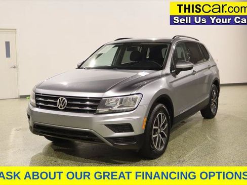 Used 2020 Volkswagen Tiguan SE FWD image 3