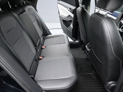 Used 2022 Volkswagen Taos SE image 29