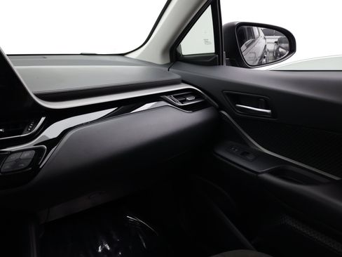 Used 2021 Toyota C-HR LE FWD image 27