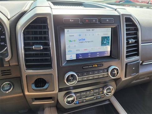 Used 2021 Ford Expedition XLT image 20