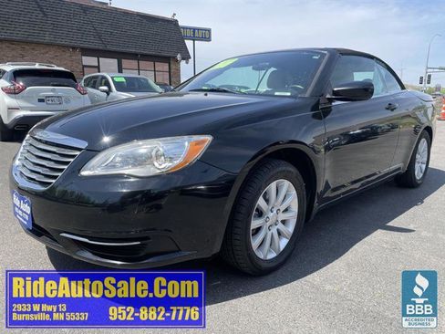 Used 2013 Chrysler 200 Touring FWD image 1