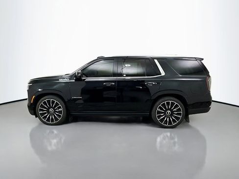 Used 2025 Chevrolet Tahoe High Country AWD/4WD image 4