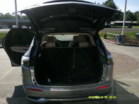 Used 2023 Buick Enclave Avenir w/ Avenir Technology Package FWD image 15
