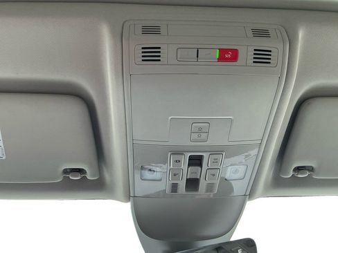 New 2025 Volkswagen Taos SEL image 18