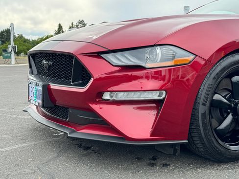 Used 2018 Ford Mustang GT RWD image 8