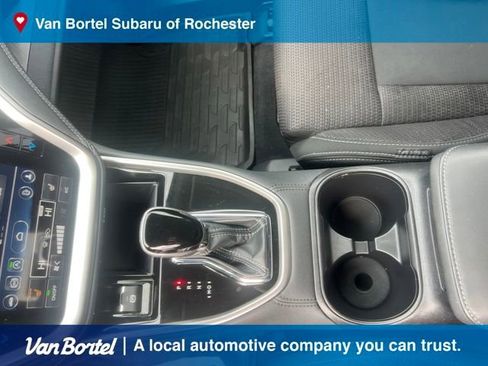 Used 2025 Subaru Outback Premium image 21