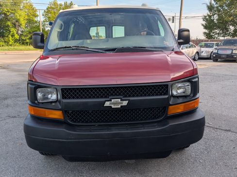 Used 2005 Chevrolet Express 3500 image 1