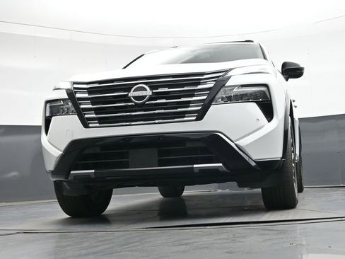 Used 2025 Nissan Rogue Platinum w/ Platinum Premium Package AWD/4WD image 45