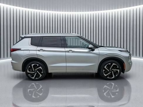 Used 2024 Mitsubishi Outlander SEL FWD image 3