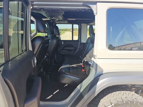 Used 2020 Jeep Wrangler Unlimited Rubicon image 25