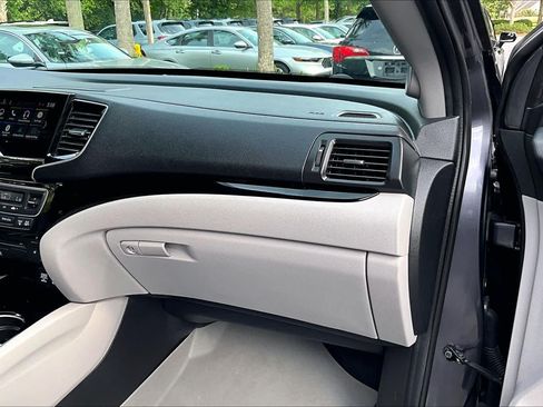 Used 2020 Honda Pilot Touring image 19