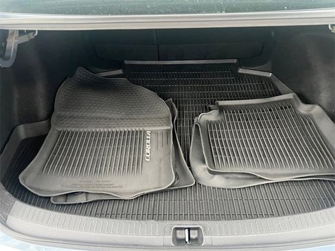 Used 2021 Toyota Corolla LE image 21