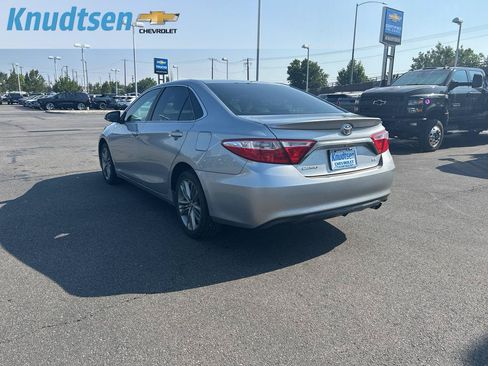 Used 2015 Toyota Camry SE FWD image 9