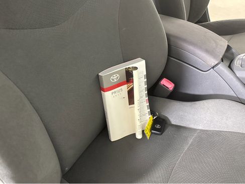 Used 2011 Toyota Prius Two image 28