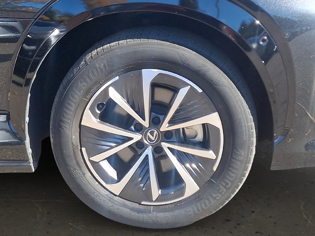 Used 2024 Lexus RZ 450e Premium w/ Technology Package AWD/4WD image 9